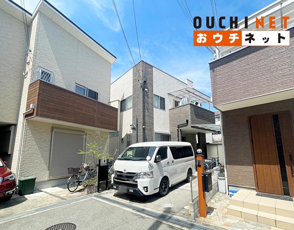 This 12-year-old, 3-bedroom, 2-story Wooden house is located in Ikeda City, Osaka Prefecture