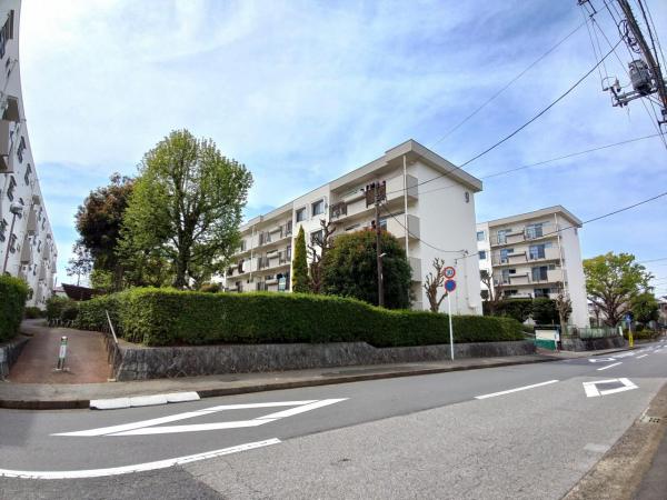 This 47-year-old reinforced concrete condo is located in a quiet residential area in Nagareyama City, Chiba Prefecture