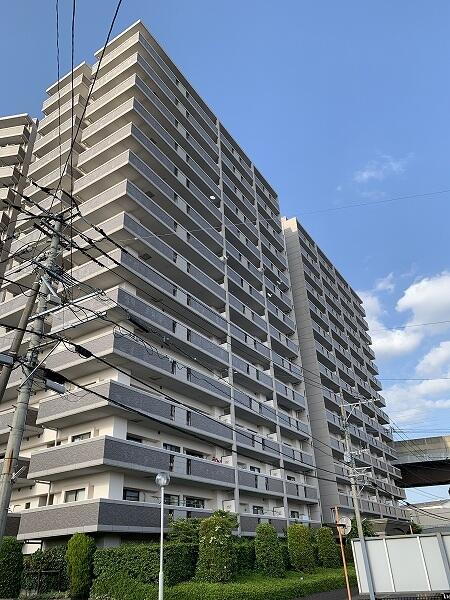 This 23-year-old condo is unoccupied and ready for its new owner