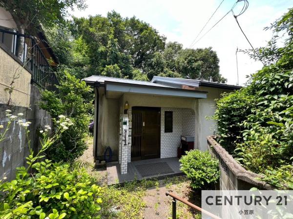 This 50-year-old house is perfect for those who want to live in a quiet neighborhood