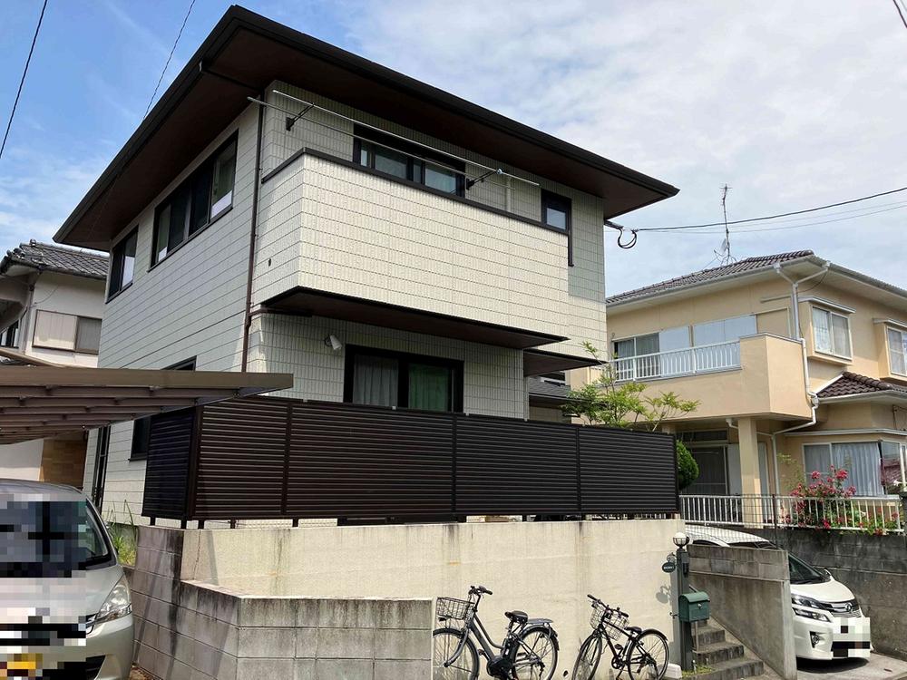 This 7-year-old, 2-bedroom, 1-living room, 1-dining room, and 1-kitchen house is located in Tenjinyama 7, Kasuga City, Fukuoka Prefecture